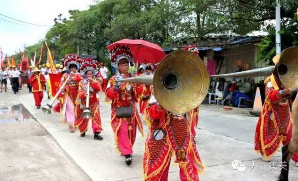 上周六近千人相約后溪，為的就是來拜拜他！
