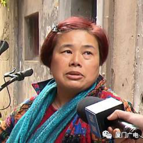 “我要怎么生活...”，廈門大媽家門前堆滿了共享單車！究竟誰來管？